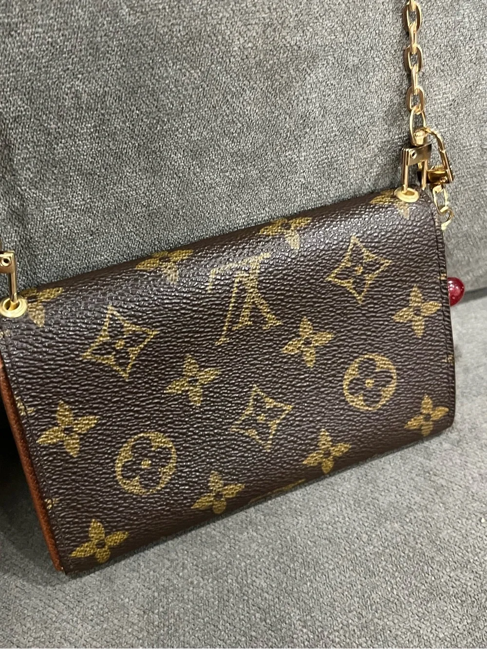 Louis Vuitton 100% authentic